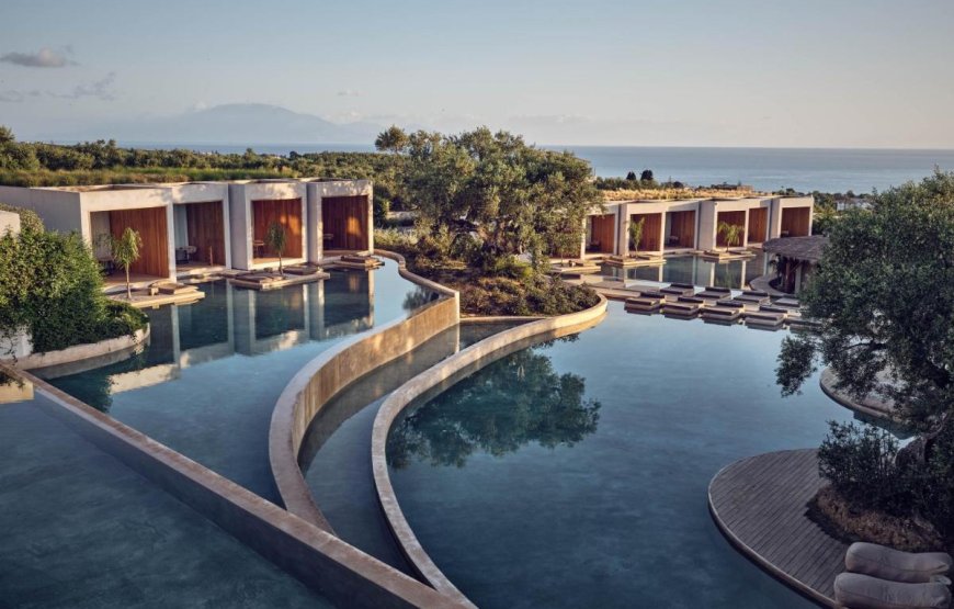 5⭐ Greece Holiday with a Swim Up Room
